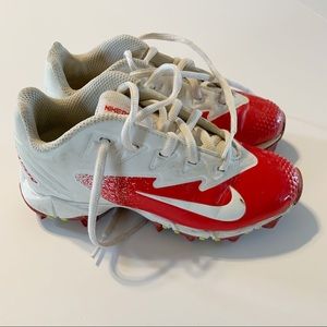 Youth Nike Baseball teeball cleat. Red & White